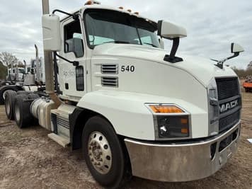 Main image Mack AN64T